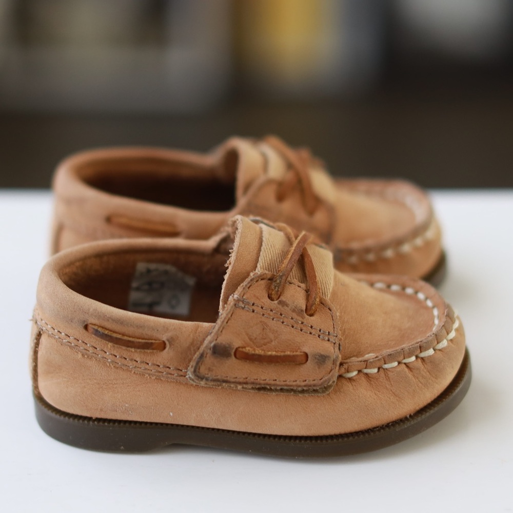 Sperry original crib hook & loop boat shoe size (4)